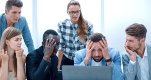 Warum ChatGPT bis 2030 50 % der Arbeitsplätze streichen könnte
